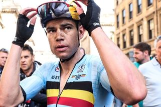 Zakázali vysílačky, ale bez nich neumíme závodit, naznačuje rozzlobený Van Aert